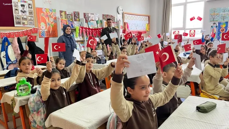 Adıyaman’da öğrencilerden Mehmetçiğe anlamlı mektup
