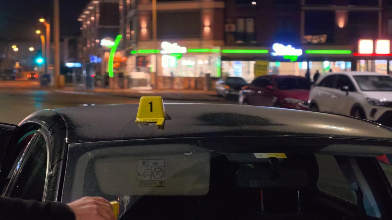 Bursa'da seyir halindeki araca yorgun mermi isabet etti — Son Dakika haber görseli