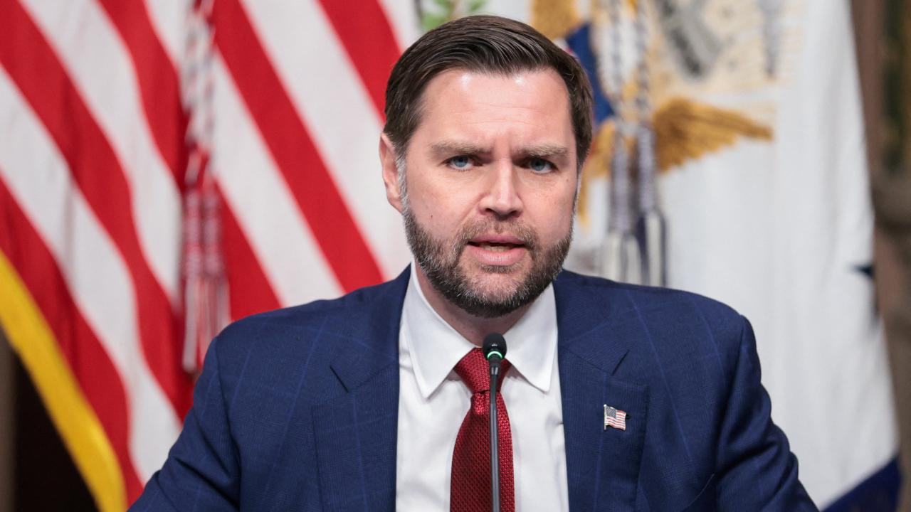 ABDİran görüşmelerine katılması beklenen Vance'in halen Washington'da olduğu duyuruldu