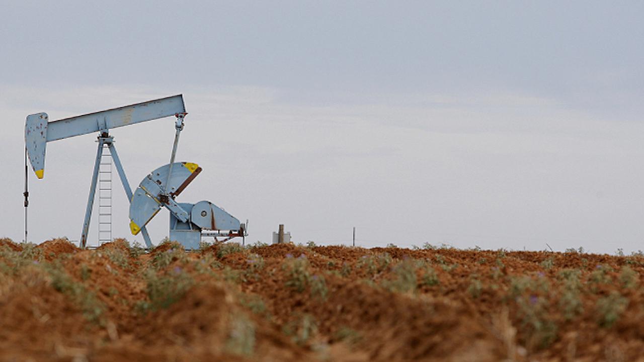 ABD'nin ticari ham petrol stokları 900 bin varil azaldı — Son Dakika haber görseli