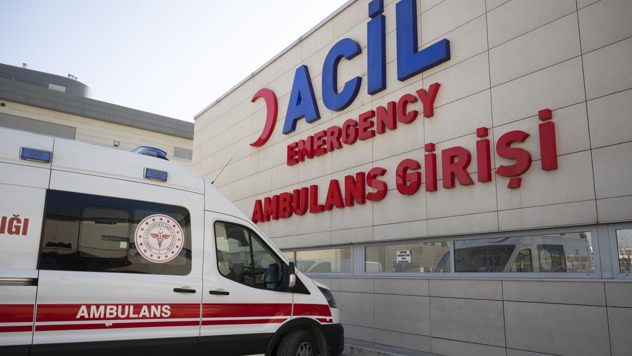 Acil servislerde saniyelerle yarışan sağlık ekipleri hayat kurtarıyor — Sağlık — Adıyaman yerel haber görseli