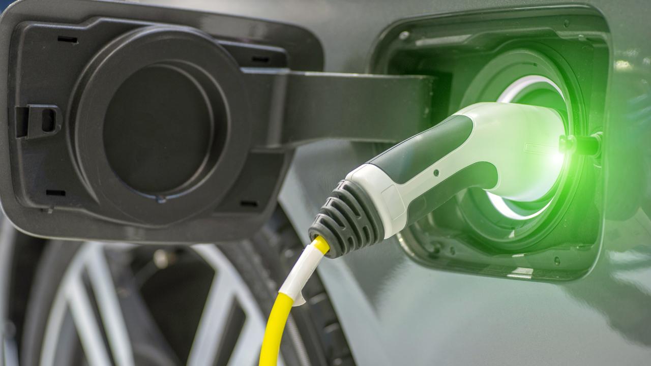 Akaryakıt fiyatlarındaki artış sonrası Avrupa'da elektrikli araç satışları martta rekor kı... — Son Dakika haber görseli
