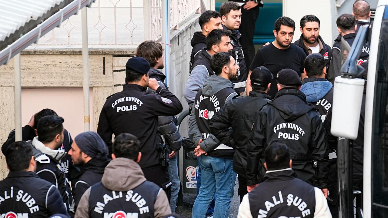 Ataşehir Belediyesi'ne rüşvet soruşturmasında 19 şüpheli için tutuklama talebi