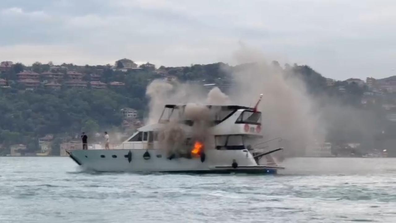 Beşiktaş'ta teknede yangın