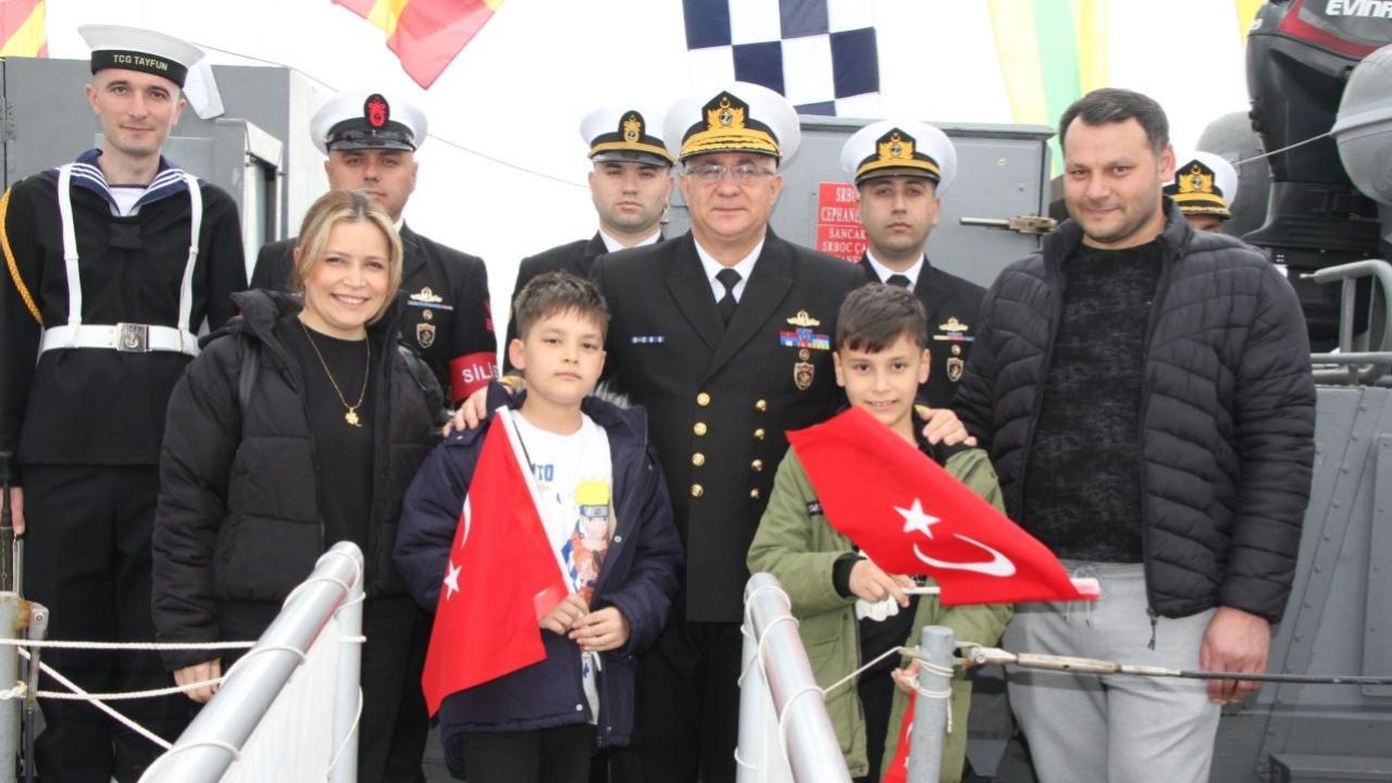 Deniz Kuvvetleri ve Sahil Güvenlik gemilerinde 23 Nisan coşkusu