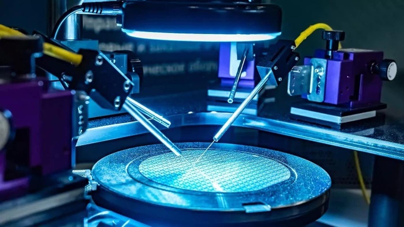 Intel, dünyanın en ince GaN çipletini geliştirdi: Neden önemli? — Teknoloji görseli