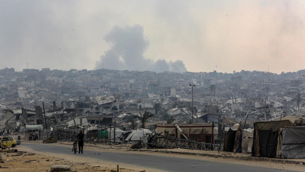 Katil İsrail'in Gazze'de İHA ile düzenlediği saldırıda bir kişi hayatını kaybetti
