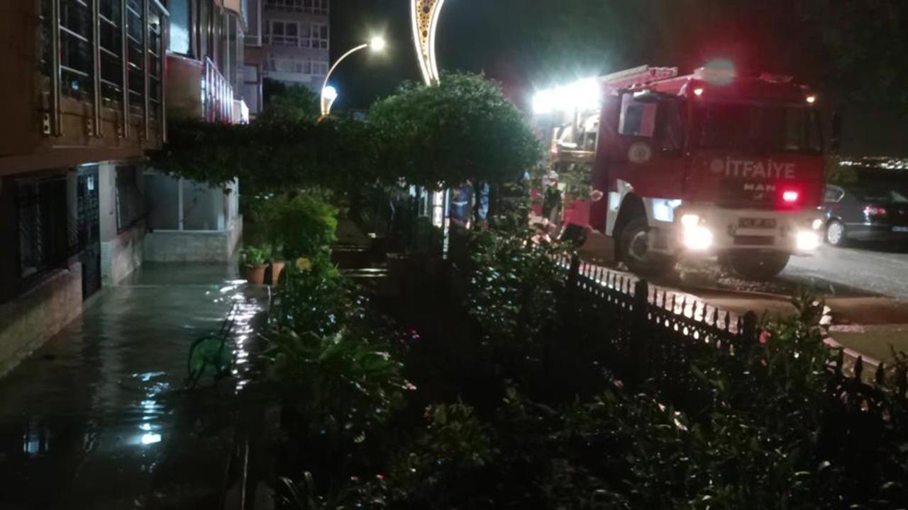Kocaeli'yi sağanak vurdu: Ev ve iş yerleri su ile doldu — Son Dakika haber görseli