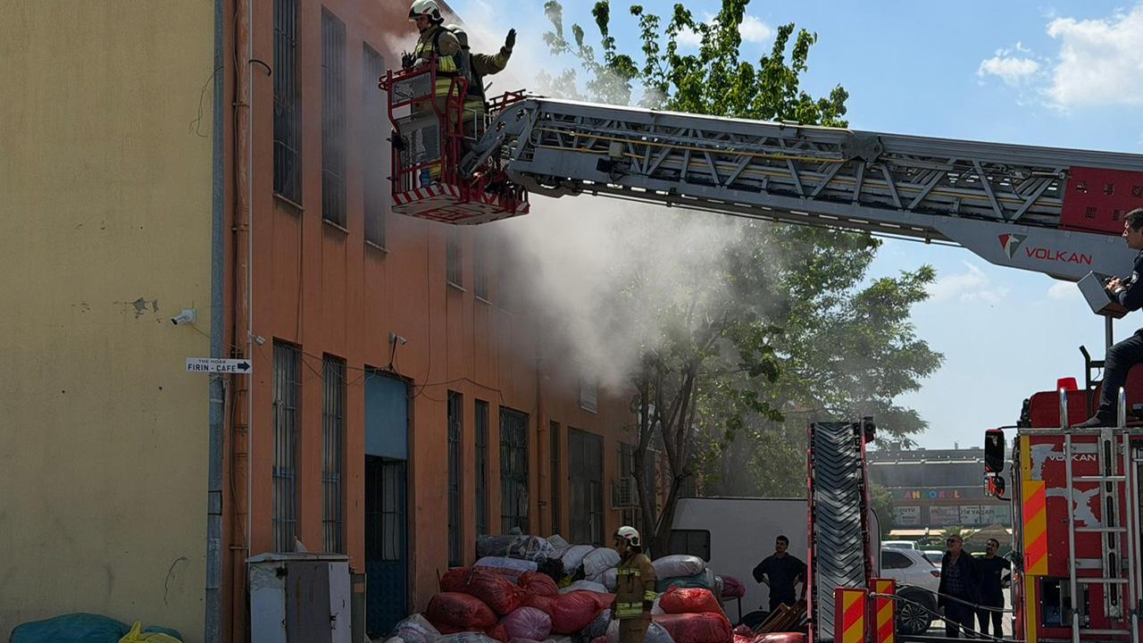 Manisa'da iş yeri yangını — Son Dakika — Adıyaman yerel haber görseli