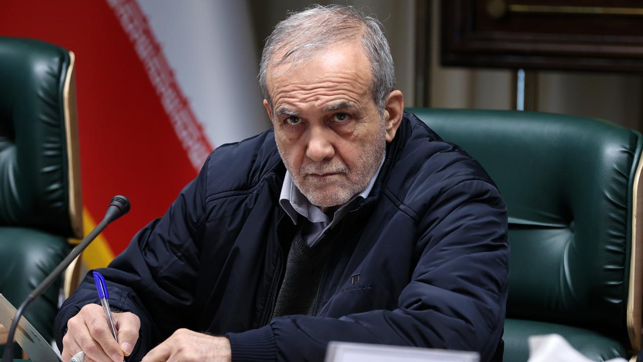 Pezeşkiyan: ABD maksimalist yaklaşımdan vazgeçerse anlaşmanın yolları bulunacaktır — Son Dakika — Adıyaman yerel haber görseli
