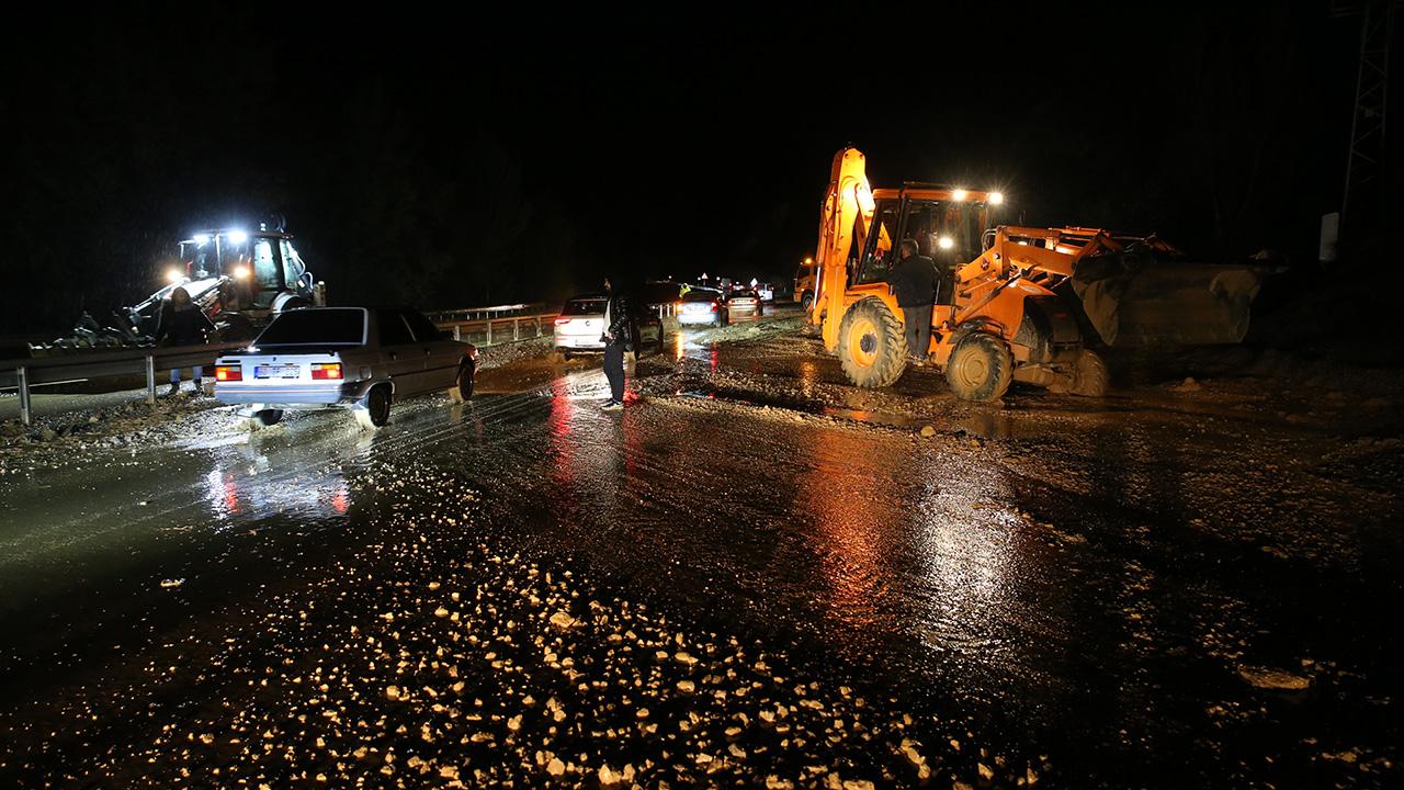 Tokat'ı sağanak ve heyelan vurdu: İstinat duvarı çöktü — Son Dakika — Adıyaman yerel haber görseli