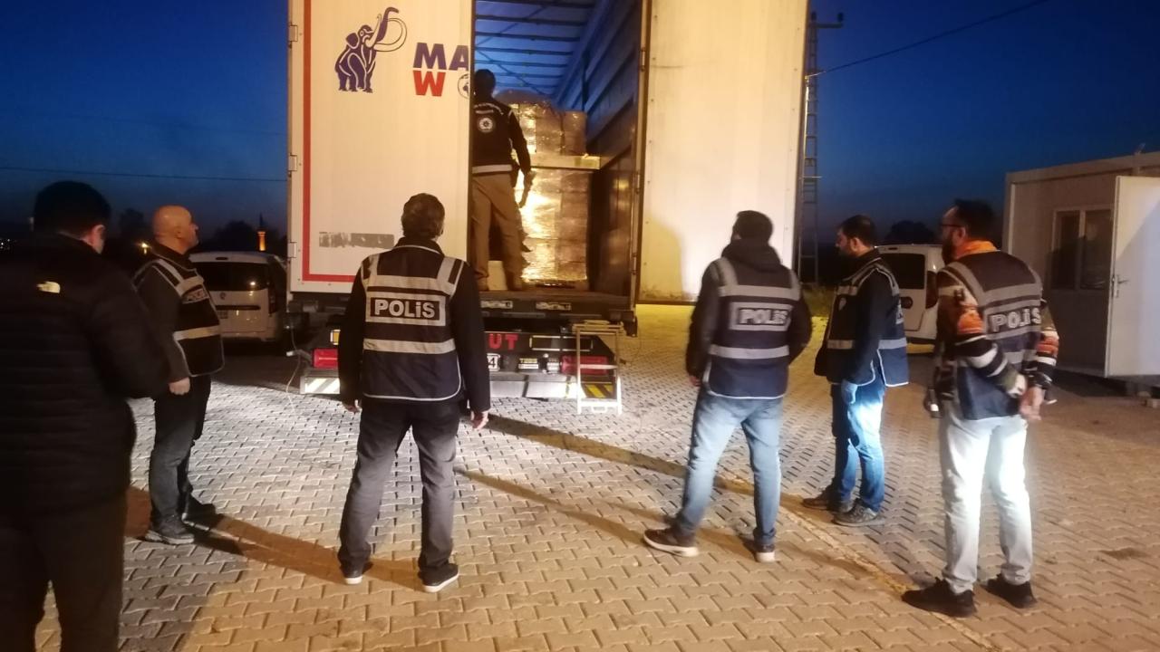 Tokatta bir tırda 18 düzensiz göçmen yakalandı — Son Dakika haber görseli