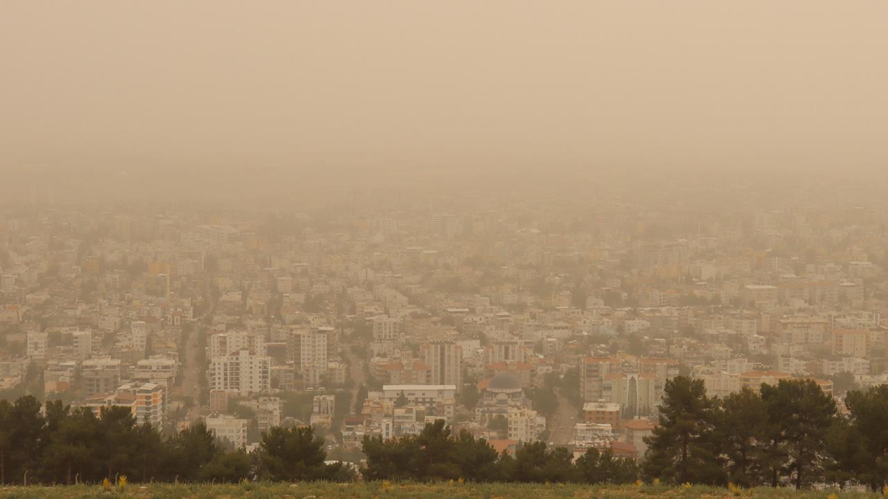 Toz taşınımı uyarısı: 6 il için sarı alarm — Son Dakika haber görseli